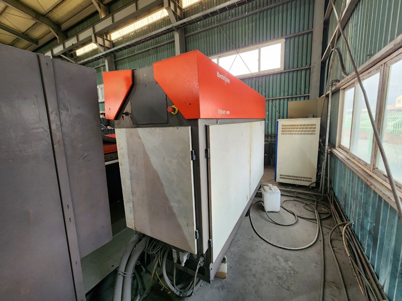 BYSTRONIC(스위스) BYSTRONIC 레이져절단기 4.4Kw/5-10자 2006년 �߰���