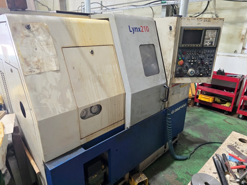 대우종합기계 두산 6인치 CNC선반 Lynx-210A 2004년 �߰���